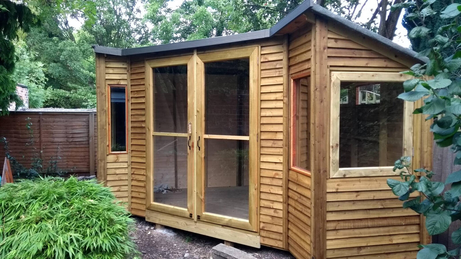 Designed to fit into a corner and maximise space