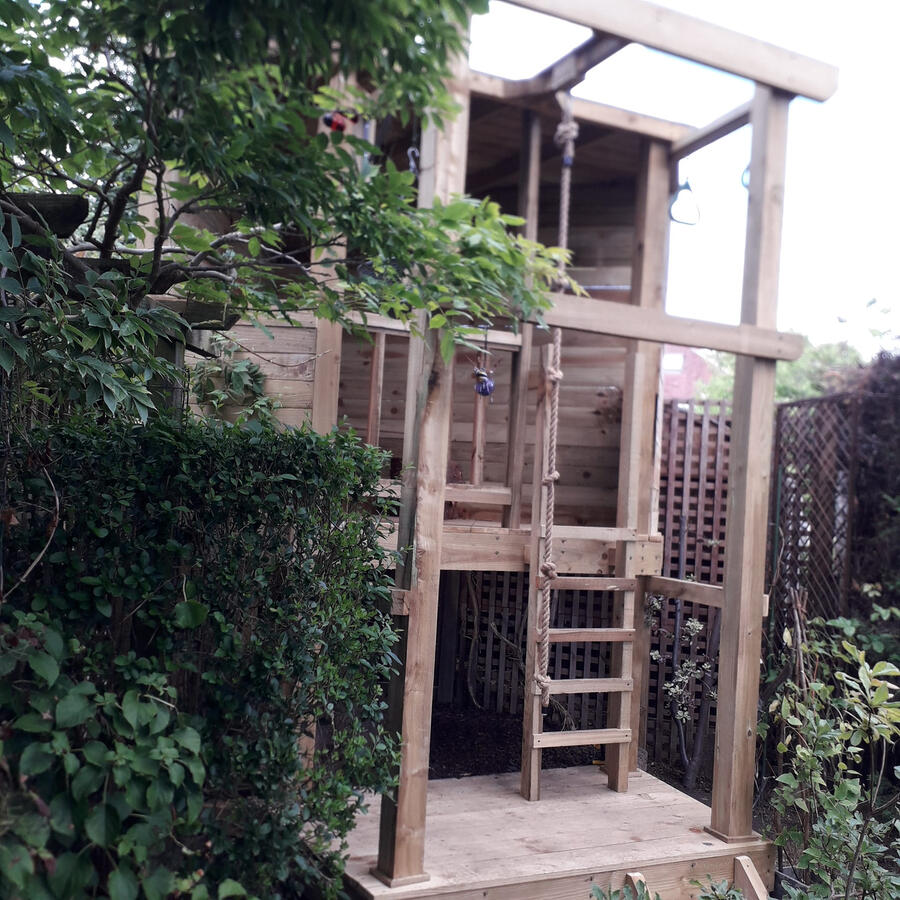 Detail of the lower and upper decks