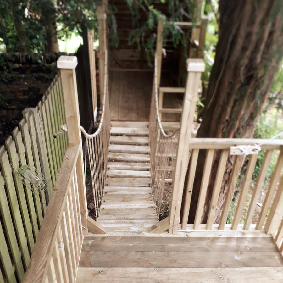The rope bridge detail